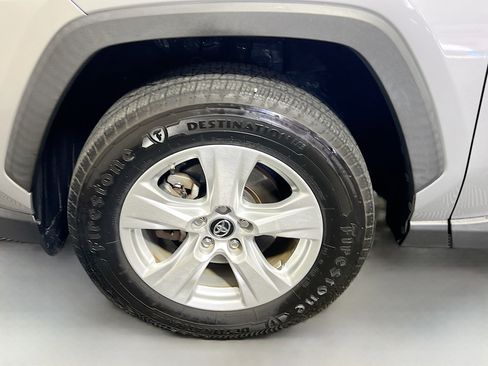 Used 2019 Toyota RAV4 XLE image 13