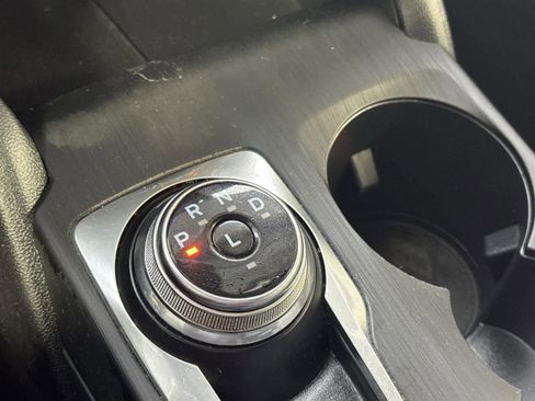 Used 2020 Ford Escape SE image 21