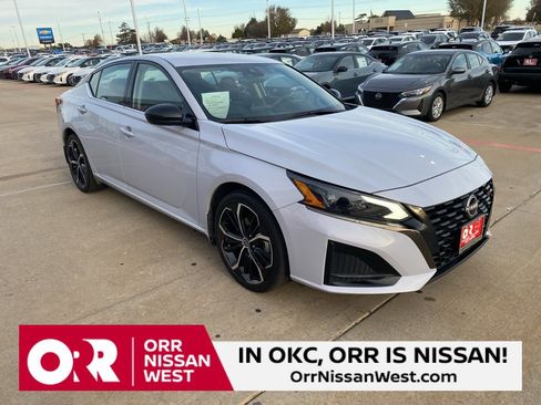 Used 2023 Nissan Altima 2.5 SR image 7