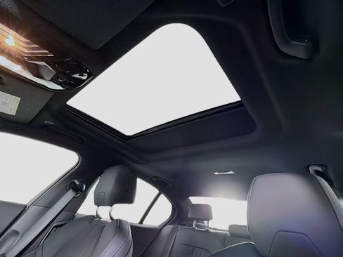New 2026 BMW i5 eDrive40 w/ M Sport Package AWD/4WD image 15