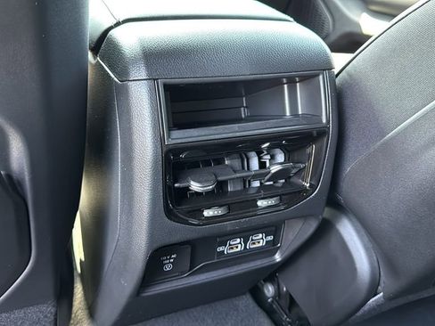 New 2025 Jeep Grand Cherokee Altitude image 12