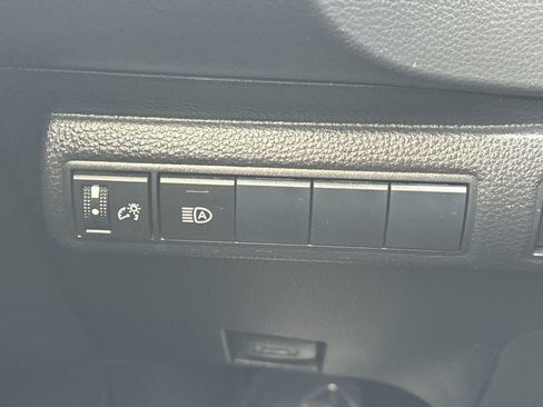 Used 2020 Toyota Corolla LE FWD image 31