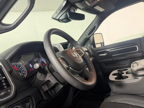 Certified 2025 RAM 2500 Big Horn AWD/4WD image 24