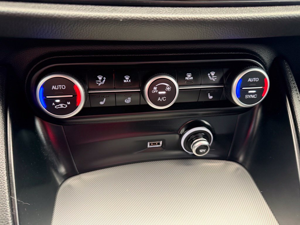 New 2025 Alfa Romeo Stelvio Sprint w/ Convenience Package AWD/4WD image 40