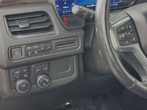 Used 2022 Chevrolet Tahoe LT w/ Luxury Package AWD/4WD image 17