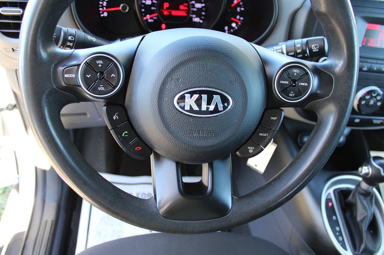 Used 2014 Kia Soul FWD image 29