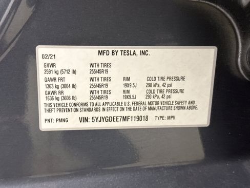 Used 2021 Tesla Model Y Long Range AWD/4WD image 24