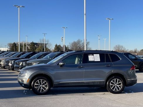 Used 2018 Volkswagen Tiguan SE image 4