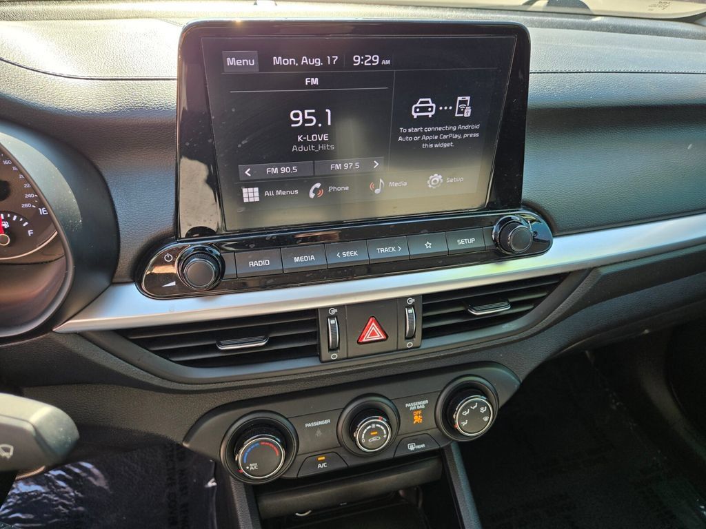 Used 2024 Kia Forte LXS FWD image 29