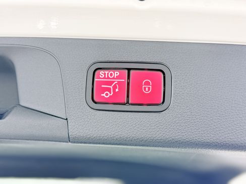 Used 2022 Mercedes-Benz GLC 43 AMG 4MATIC image 10