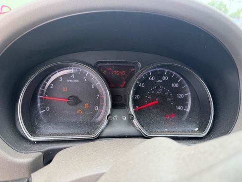 Used 2012 Nissan Versa SV FWD image 14
