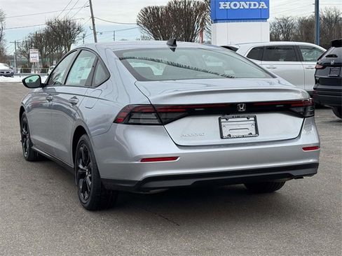 New 2025 Honda Accord SE image 4