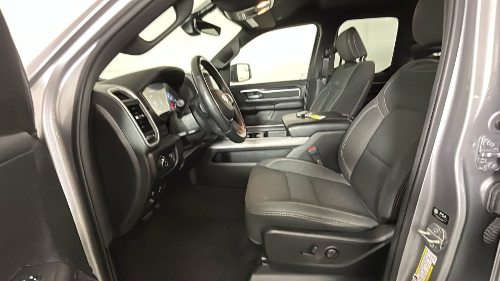 Used 2022 RAM 1500 Big Horn AWD/4WD image 14