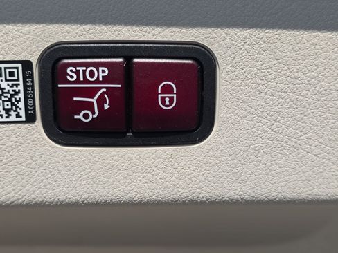 Used 2022 Mercedes-Benz EQS 450+ Sedan image 13