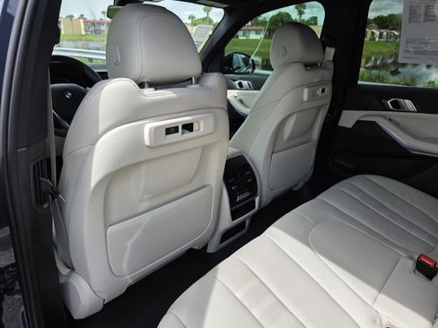 Used 2022 BMW X5 xDrive40i w/ Premium Package AWD/4WD image 15