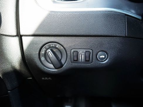 Used 2022 Dodge Charger SXT image 25