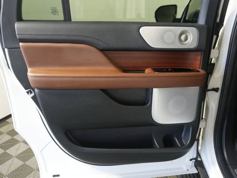 Used 2024 Lincoln Navigator L Reserve AWD/4WD image 37