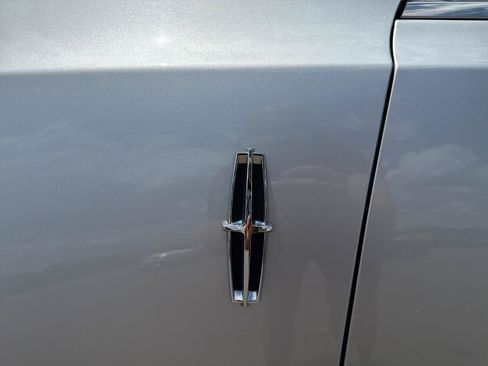 Used 2013 Lincoln MKS AWD image 20