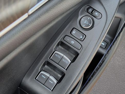 Used 2022 Honda Accord EX-L image 9