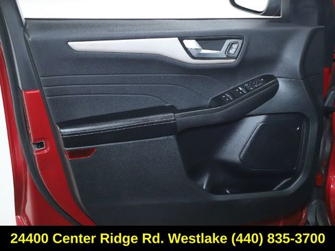 Used 2022 Ford Escape SEL image 16