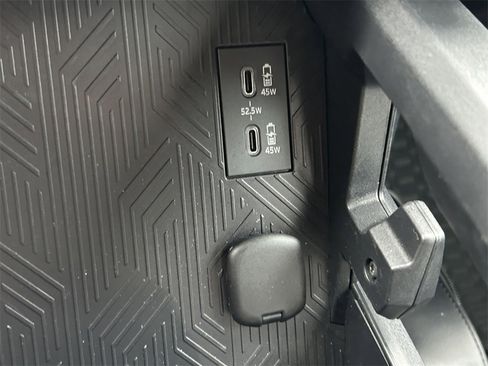 Used 2025 Toyota Tacoma TRD Sport image 31