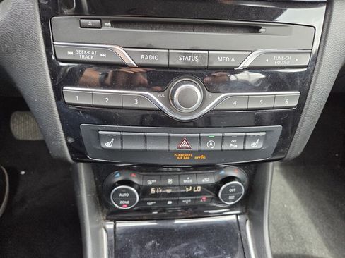 Used 2018 INFINITI QX30 Premium w/ Navigation Package image 20