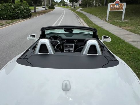 Used 2015 Mercedes-Benz SLK 250 w/ Premium Package image 7