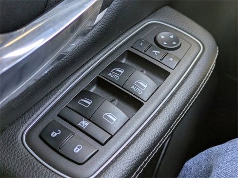 Used 2023 RAM 1500 Laramie image 25