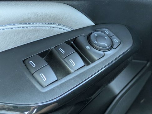 Used 2025 Chevrolet Trax LT FWD image 21
