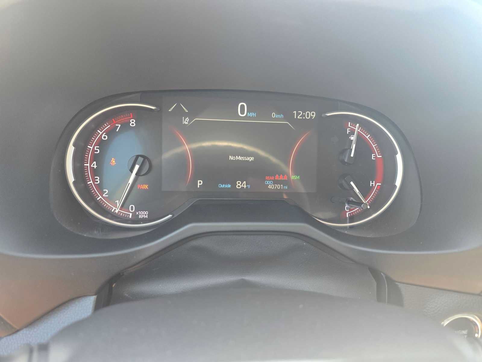 Used 2025 Toyota RAV4 XLE FWD image 25