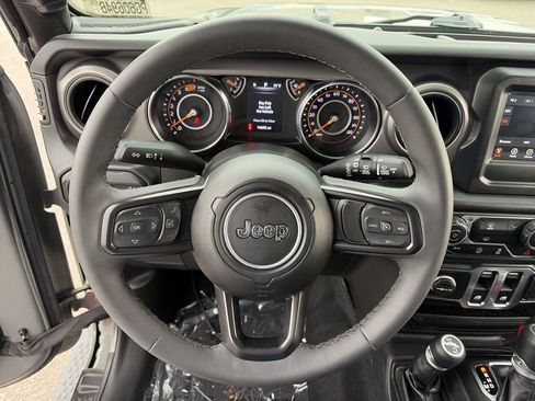 Used 2023 Jeep Wrangler Sport AWD/4WD image 17