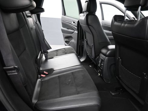 Used 2019 Jeep Grand Cherokee Altitude RWD image 27