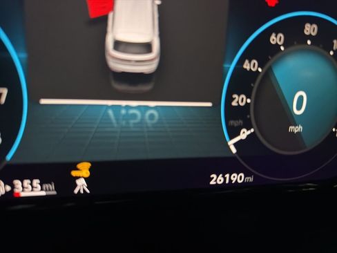 Used 2024 Volkswagen Atlas Cross Sport SE image 5