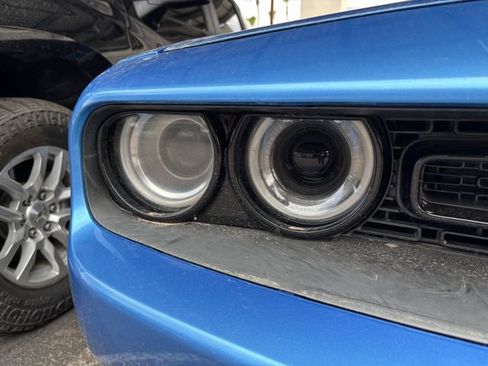 Used 2016 Dodge Challenger R/T w/ Driver Convenience Group RWD image 13