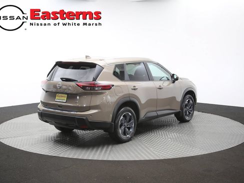 Used 2024 Nissan Rogue SV w/ SV Premium Package FWD image 40
