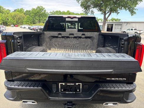 Used 2021 GMC Sierra 1500 Denali w/ Denali Ultimate Package AWD/4WD image 55