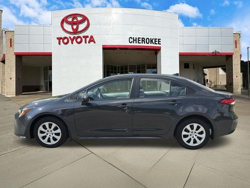 Used 2024 Toyota Corolla LE FWD image 8