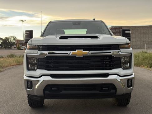 Used 2024 Chevrolet Silverado 2500 LT w/ Convenience Package AWD/4WD image 5