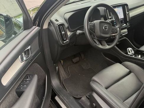 Used 2026 Volvo XC40 B5 Plus AWD/4WD image 4