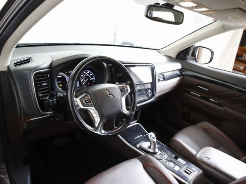 Used 2018 Mitsubishi Outlander SEL image 13