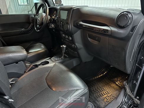 Used 2016 Jeep Wrangler Unlimited Sahara AWD/4WD image 39