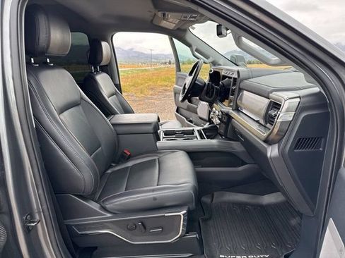 Used 2024 Ford F350 Lariat w/ Black Appearance Package AWD/4WD image 38