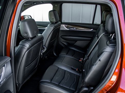 Used 2024 Cadillac XT6 Premium Luxury w/ Platinum Package image 26