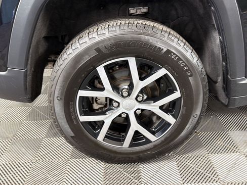 Used 2024 Jeep Grand Cherokee Limited AWD/4WD image 14