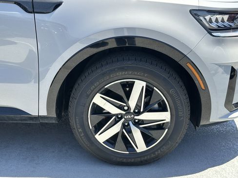 Certified 2023 Kia Sorento EX w/ Panoramic Sunroof Package FWD image 9