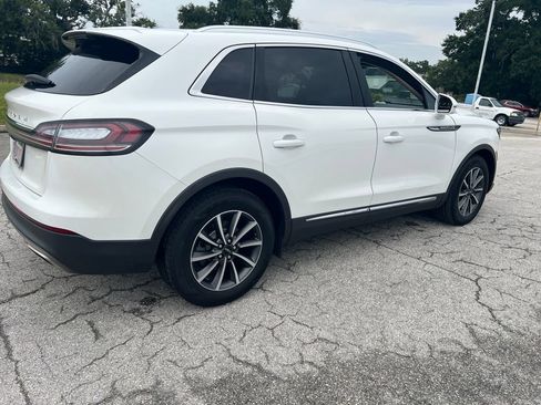 Used 2022 Lincoln Nautilus FWD image 4
