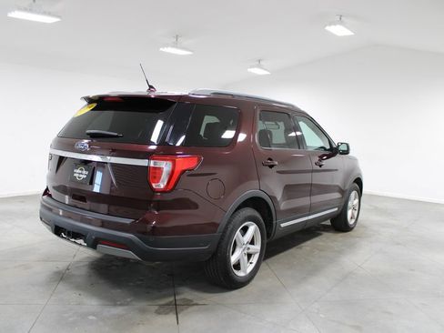 Used 2019 Ford Explorer XLT w/ Equipment Group 202A image 9