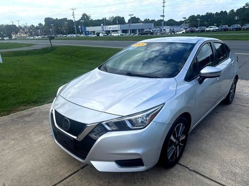 Used 2021 Nissan Versa SV image 5