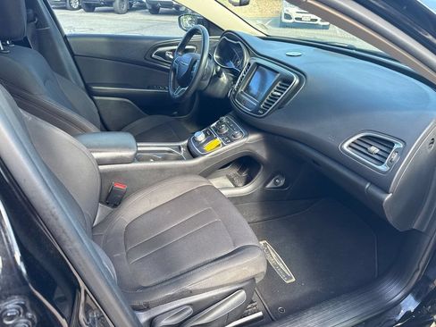 Used 2016 Chrysler 200 Limited w/ Anniversary Edition FWD image 16