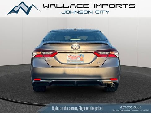 Used 2021 Toyota Camry SE image 4